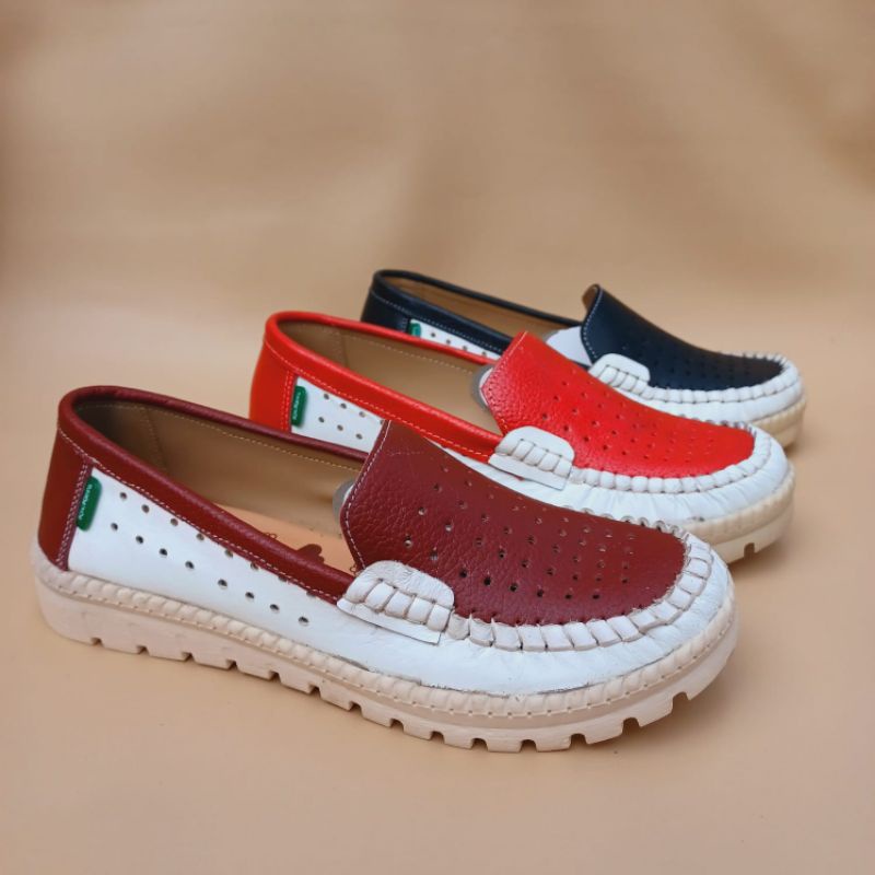 Sepatu kickers wanita kulit asli murah slip on. kode Rosi 03