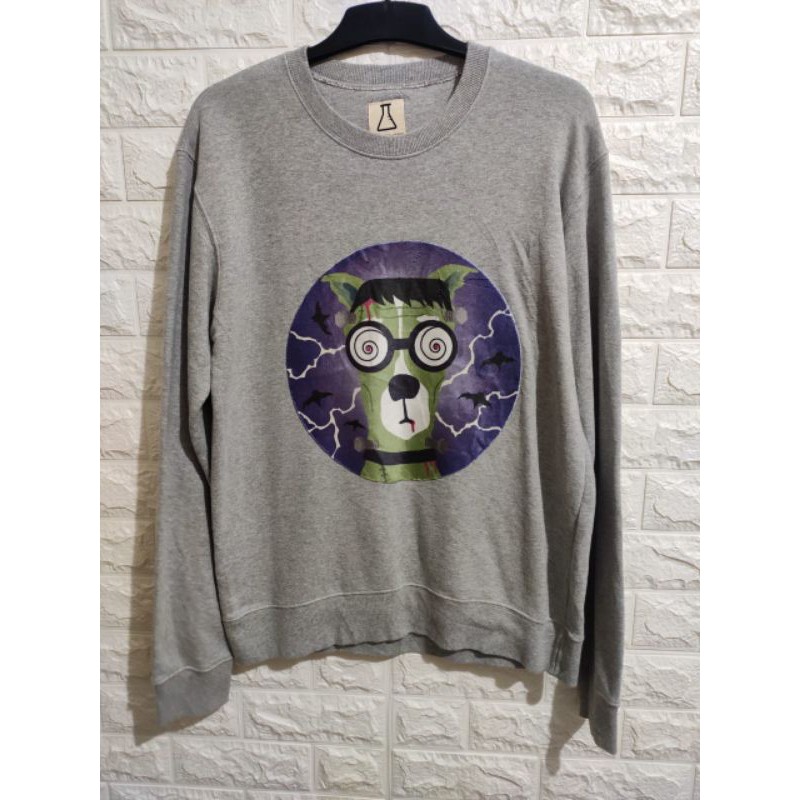 Crewneck B*eaker Beyond Closet Warna Grey Size M