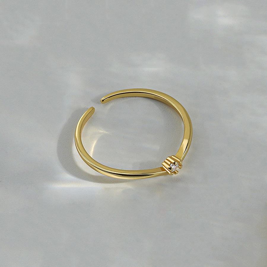 Cincin Berlian Kristal Bahan Titanium Steel Warna Silver / Gold Untuk Wanita