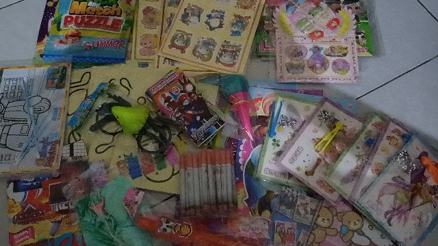 Terjun Payung Besar Dengan Pemberat Bentuk Seperti Orang Yang Lucu