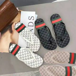 SENDAL SPON JEPIT  MOTIF G G GUCCI  SANDAL  PLIPPER PITA 