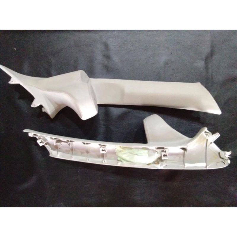 Pilar 3 way Calya Sigra Panel tiang kanan kiri bahan asli ori