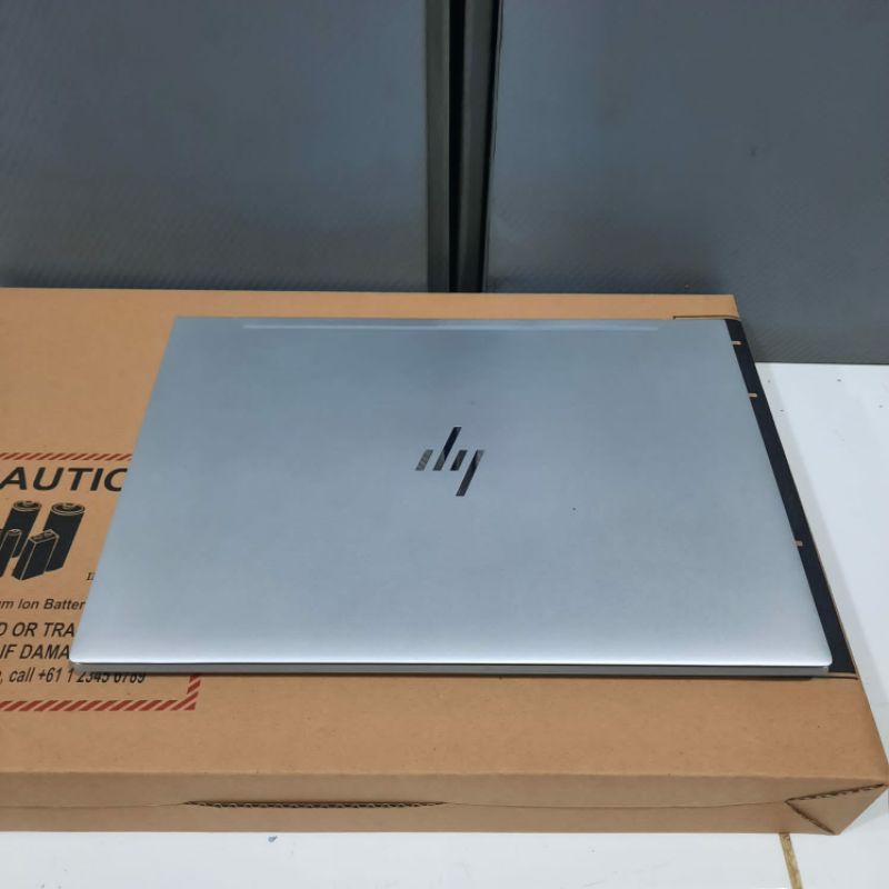 Laptop HP Envy 13-aq1015TX Cor i5 Gen 10 Nvdia Geforce MX250 2GB Ram 8GB SSD 512GB Keyboard backlight FHD IPS