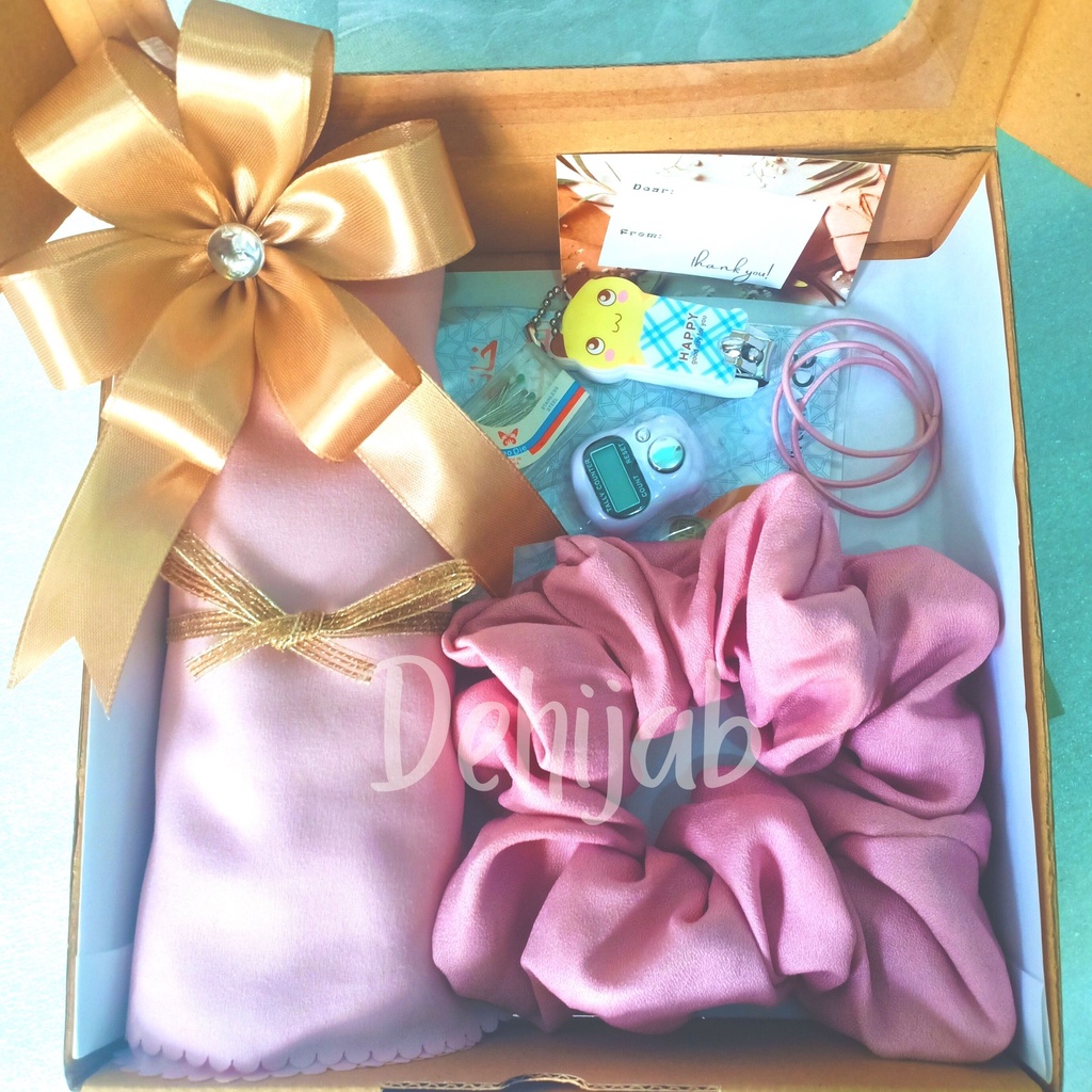 Hampers Hijab / Hijab Segi Empat Premium / Gift Box / Set Hadiah / Kado Wisuda