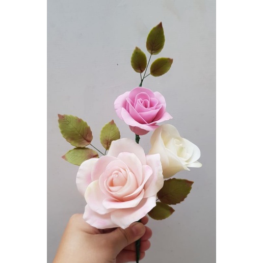 

gumpaste flower/edible flower / hiasan tart / cake topper / rose set B