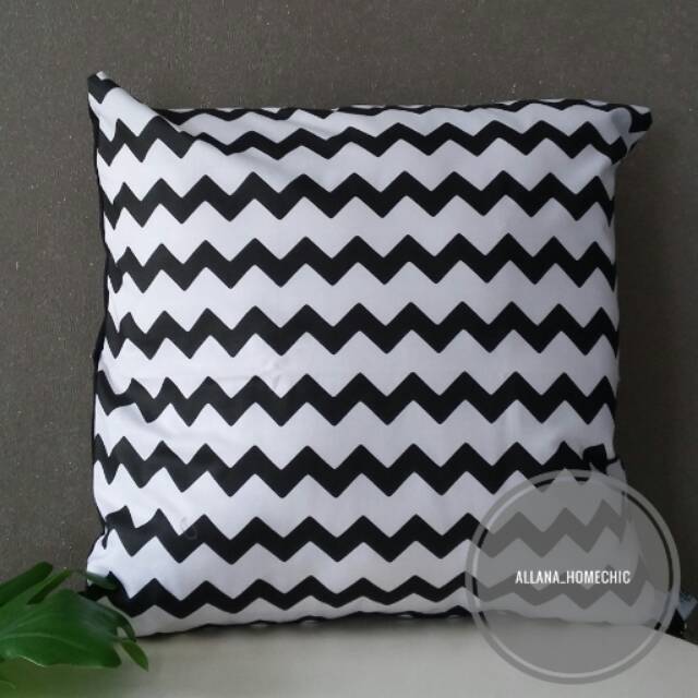 

Cushion cover mono zig zag