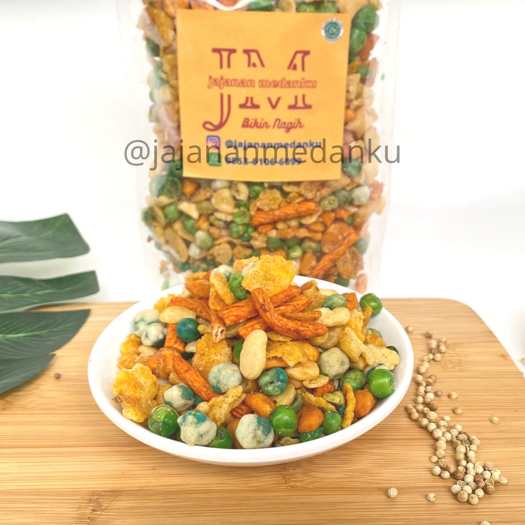 

Cemilan Kacang Campur Snack Jajanan Medanku