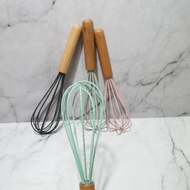 Simple silicone balloon whisk with wooden handle / pengocok telur silikon gagang kayu