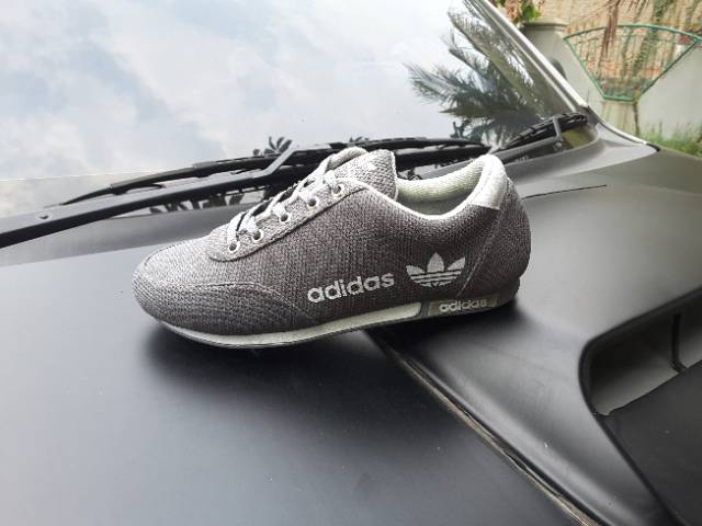 Sepatu kets olahragaHPD401 ABU (REALPICT GESER)
