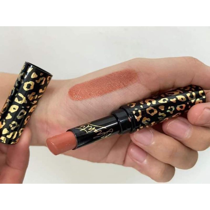 Lipmoist ashanty