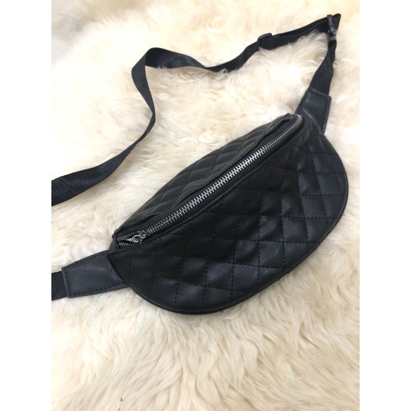 Tas Bumbag Zara Quilted Medium Waist Belt Bag Warna Hitam Bahan Leather Premium Good Quality Mewah