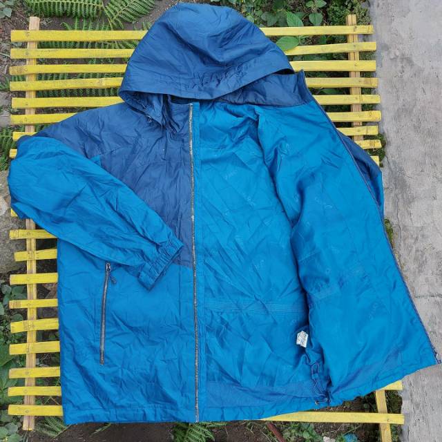 Jaket Asics