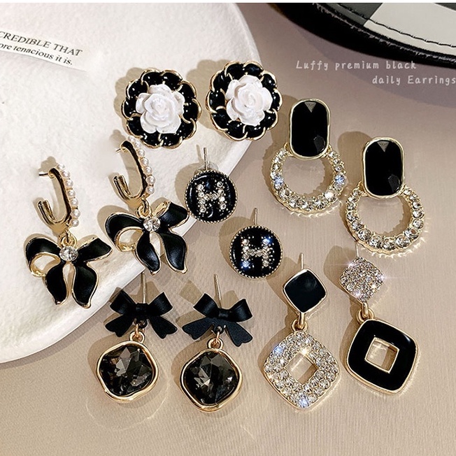 Anting Stud Bahan Logam Aksen Mutiara Dan Batu Permata Gaya Korea Untuk Wanita