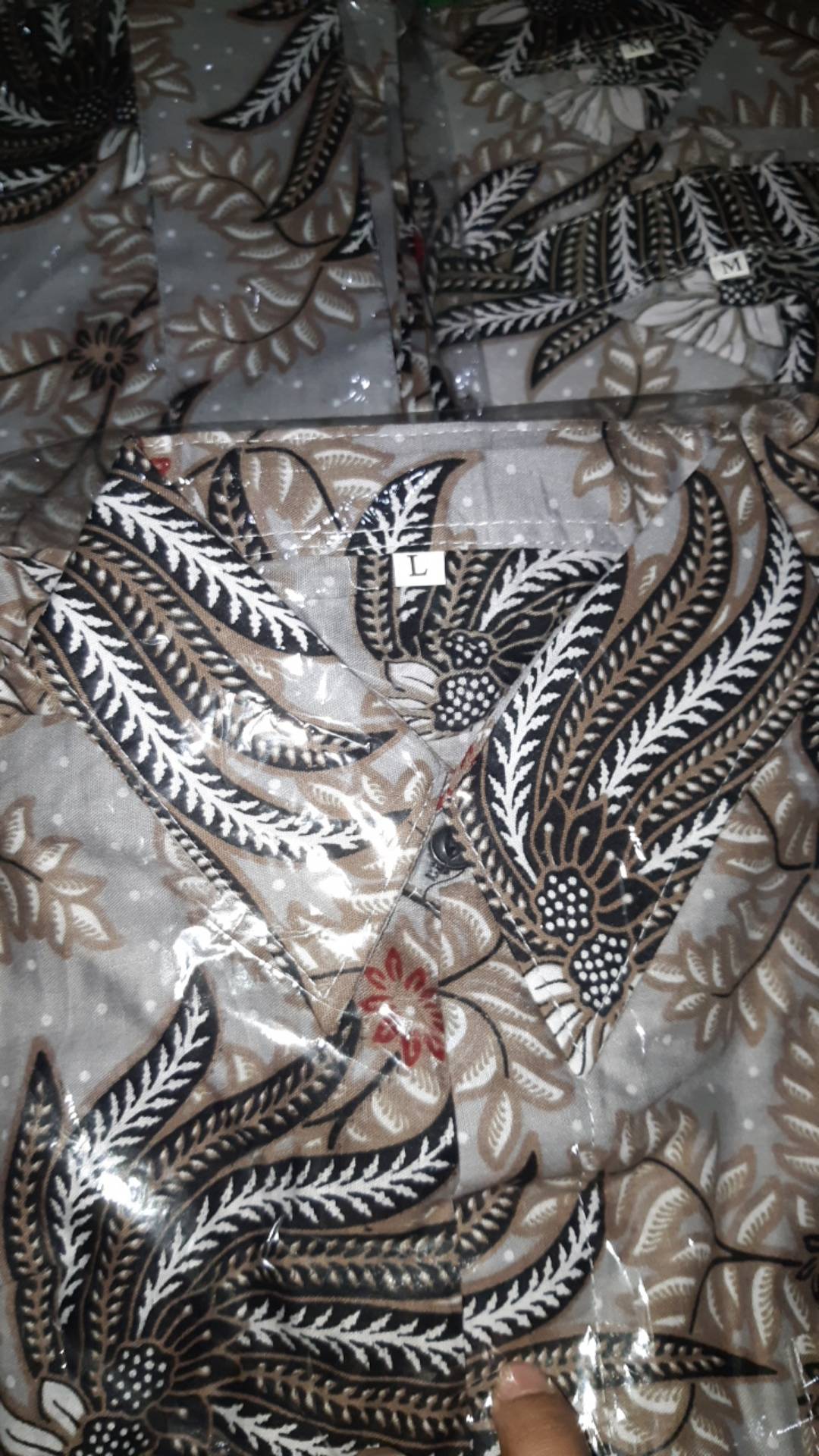 Atasan Batik Couple Abu Pria Wanita Terbaru