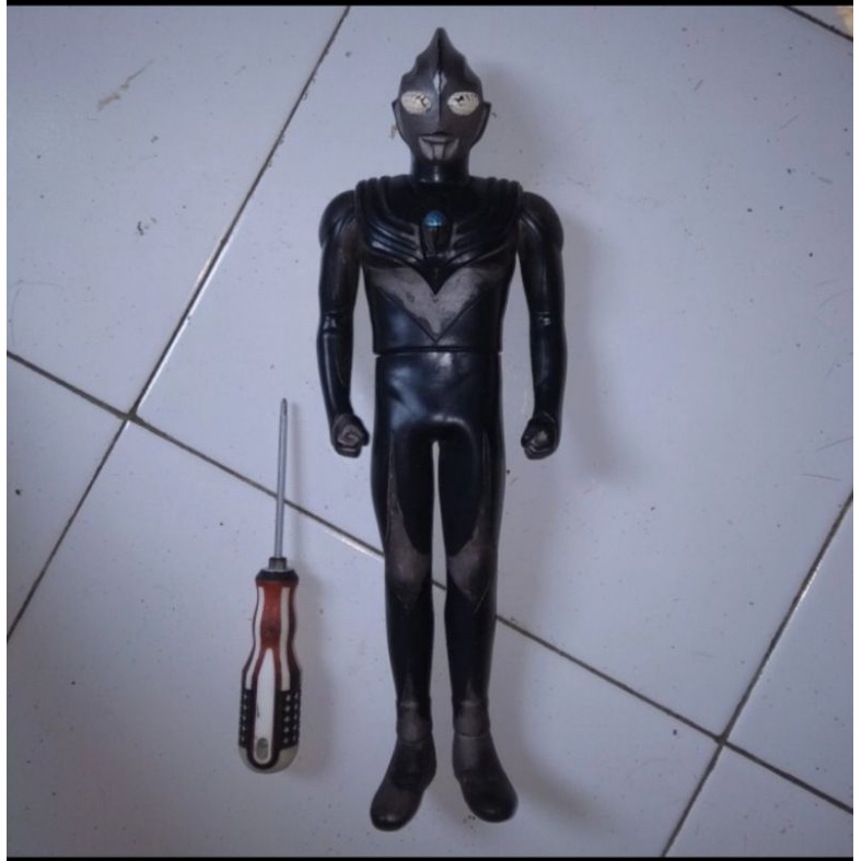 Mainan Big Sofubi Ultraman Tiga Dark