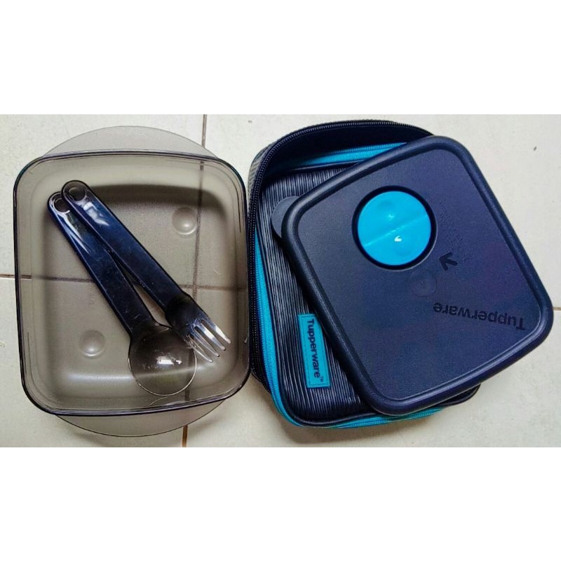 1 set tempat makan kantor/sekolah tupperware ori