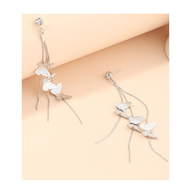 LRC Anting Tusuk Fashion Silvery Butterfly Long Fringe Diamond K18654