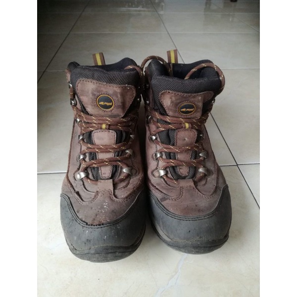sepatu gunung preloved second bekas REI size 40