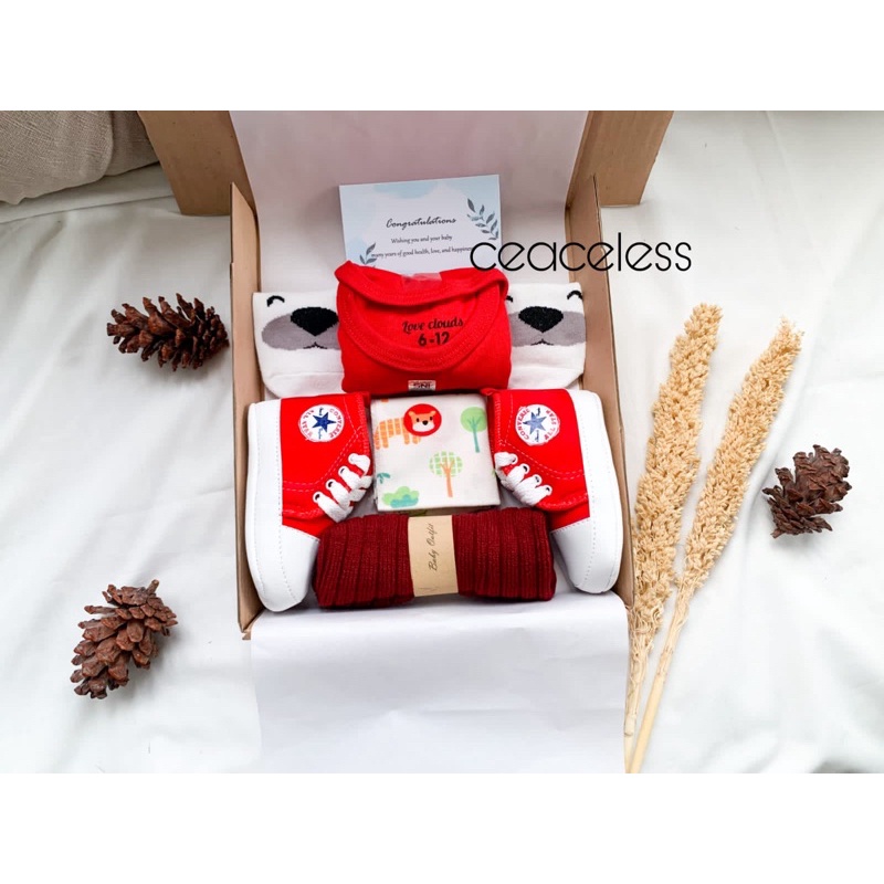 Hampers New Born Baby Hampers Bayi Kado Lahiran Kado Bayi Baju Bayi Sepatu Bayi Gift Box Baby-Casual Red E