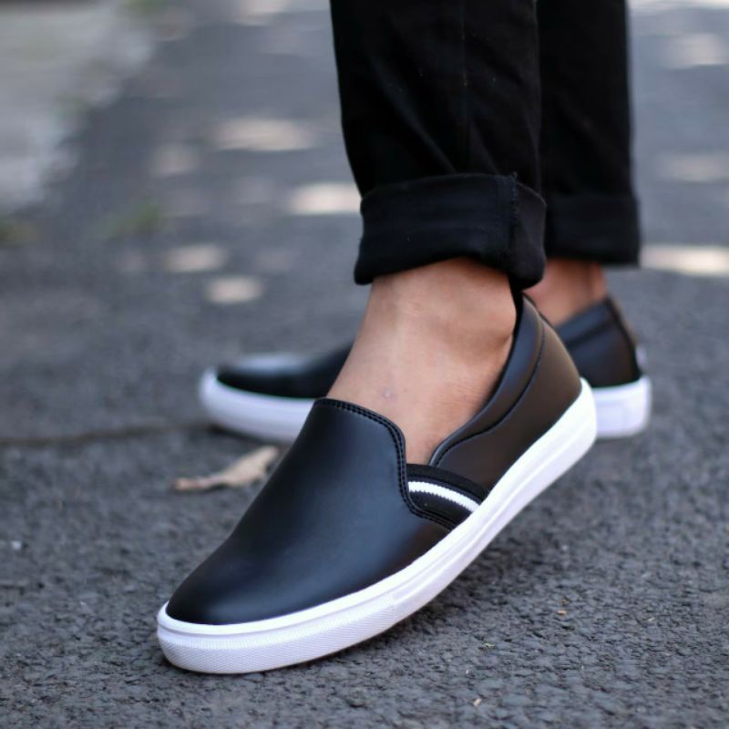 bungkusuku indra - Sepatu Casual Slip On Kulit Pria Sepatu Slip On Sneakers Kasual Santai Kerja