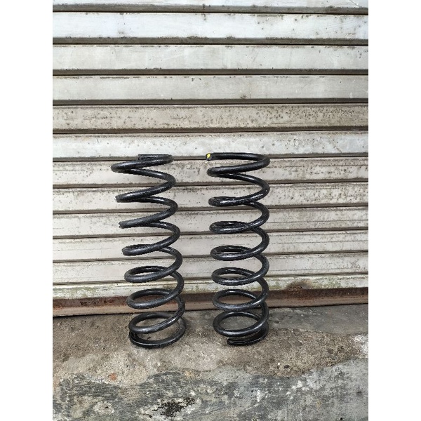 Coil spring / per spiral belakang  Toyota Innova diesel/bensin Original asli