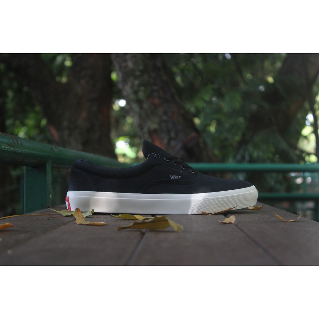 SEPATU VANS AUTHENTIC FULL BLACK HITAM POLOS WHITE PUTIH OLDSKOOL ERA ICC IFC DT