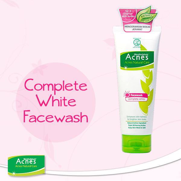 ACNES Facewash Complete White