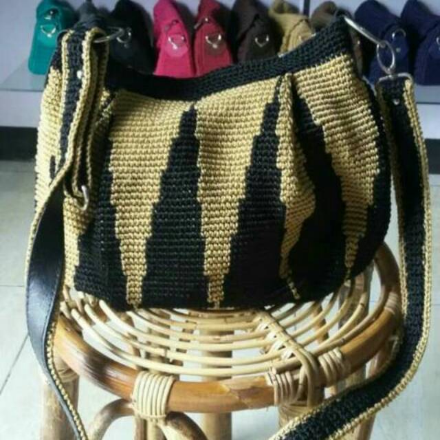 Tas rajut hobo menara