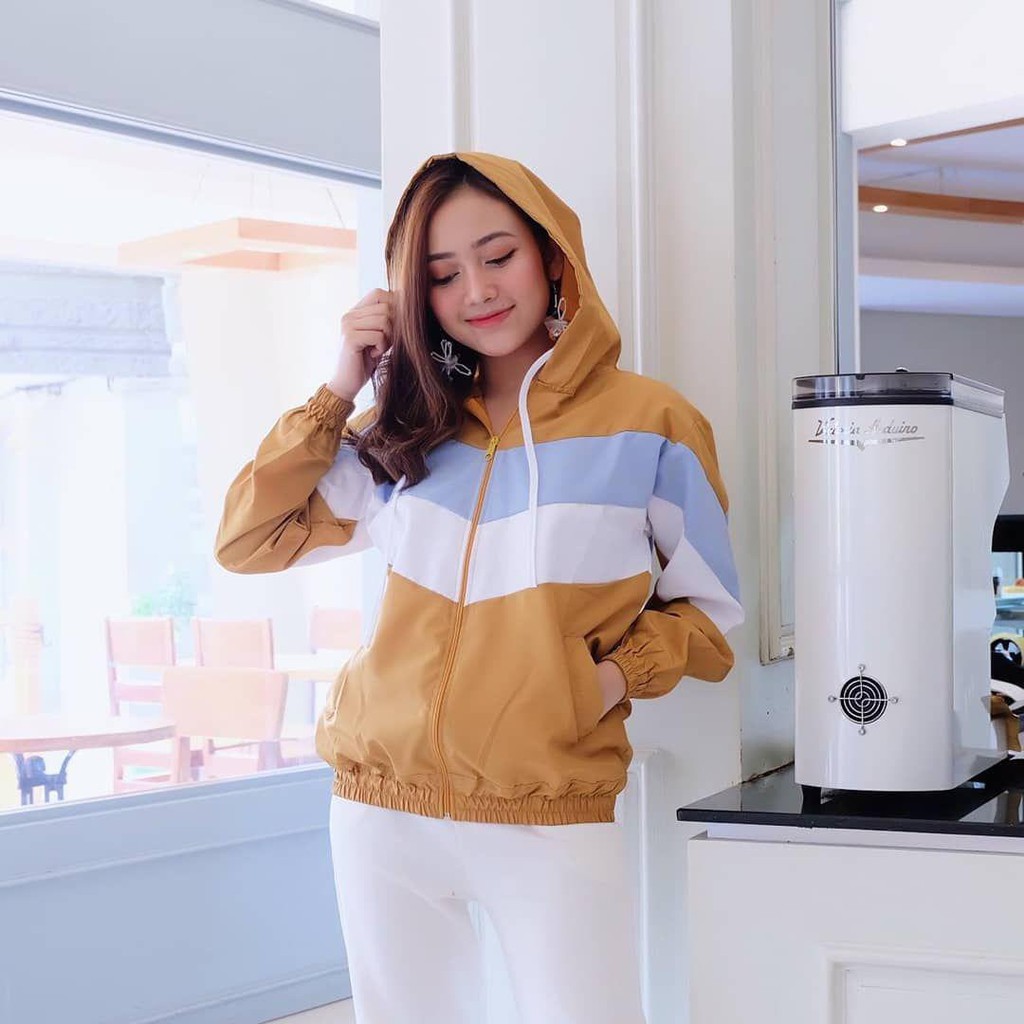 Jaket Hoodie wanita Lumino -  Jaket Parasut Hoodie Wanita