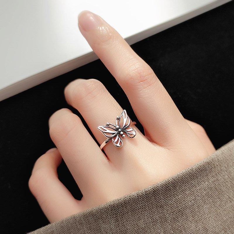 Cincin Model Terbuka Desain Kupu-Kupu Hollow Gaya Vintage Retro Untuk Wanita