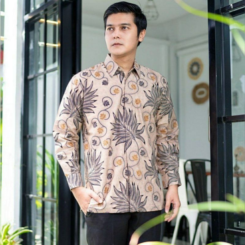 KEMEJA BATIK SOLOAN PRIA LENGAN PANJANG TERLARIS (VITA JAYA) BATIK PRIA MODERN