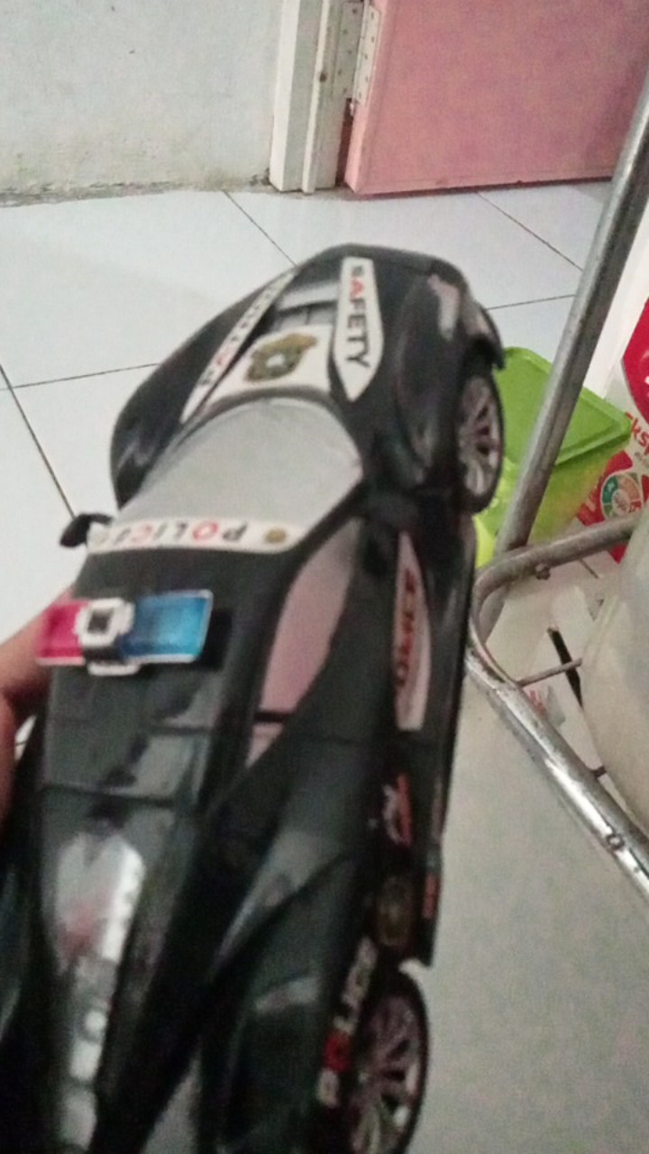 Piring Putih List Emas / Ukuran 22,5cm / Piring Makan 9