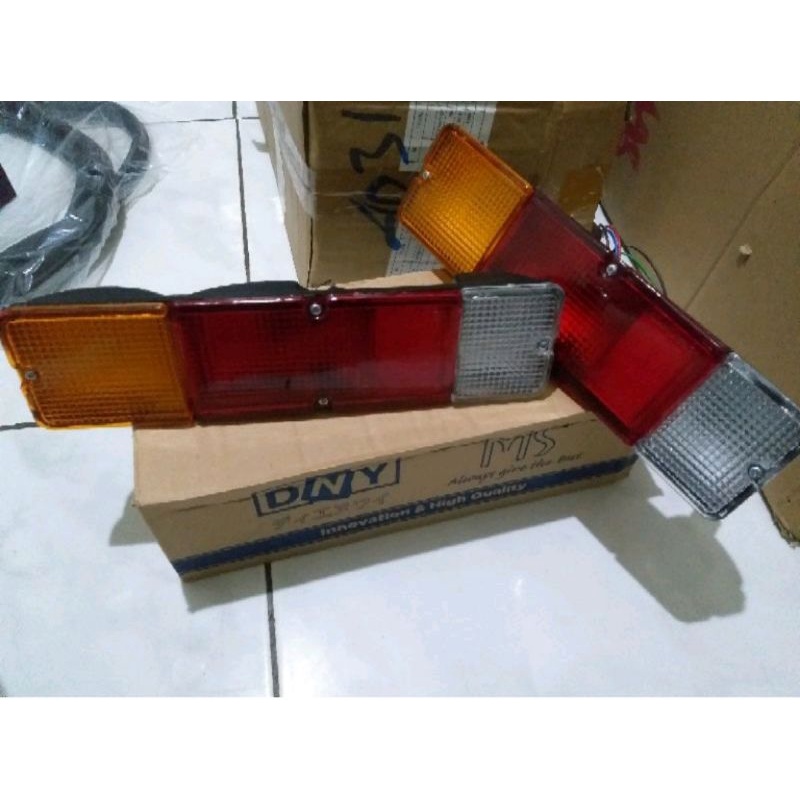 lampu belakang carry 1.0 pick up katana futura