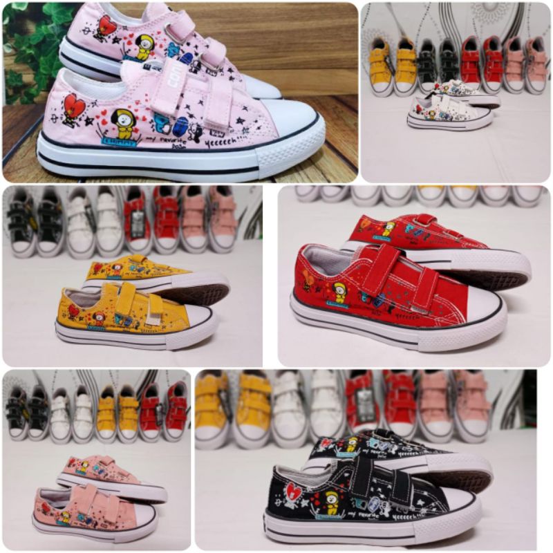 Sepatu anak converse karakter
