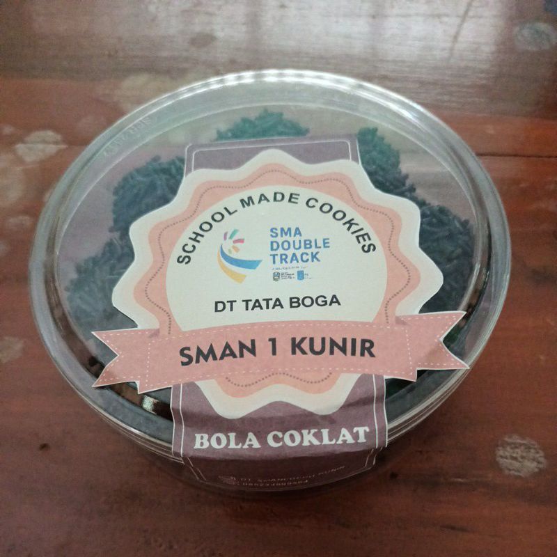 

Bola Coklat