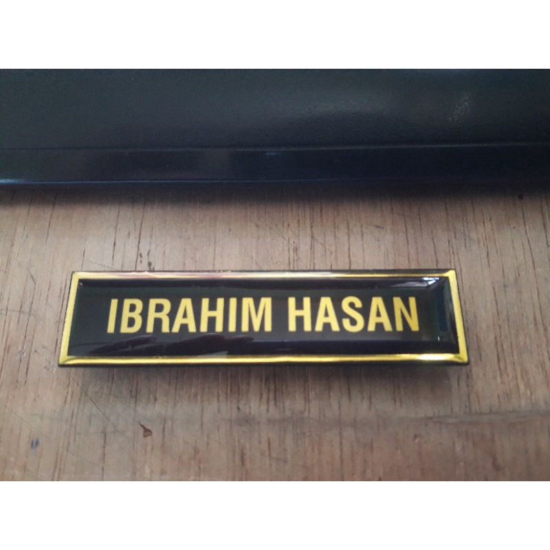 

PAPAN NAMA / NAME TAG KRILIK HITAM
