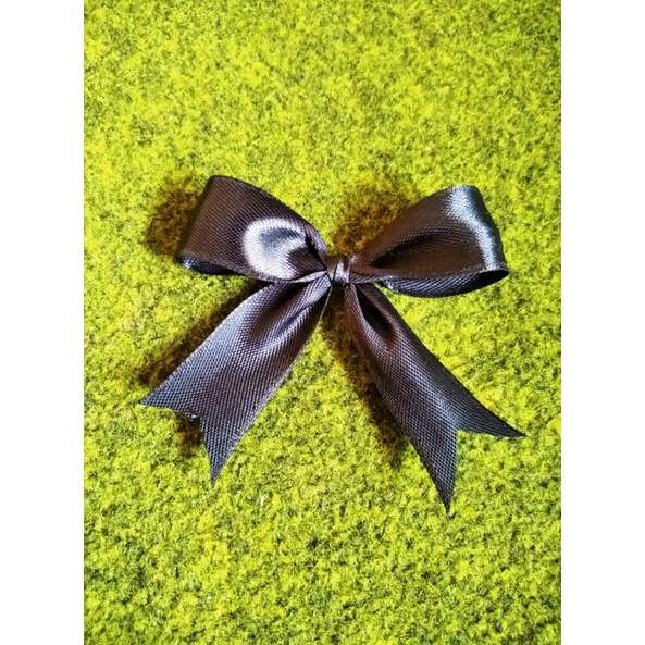 

PITA HIAS SEDANG UK 2CM UKURAN JADINYA PITA KADO PITA SOVENIR CANTIK