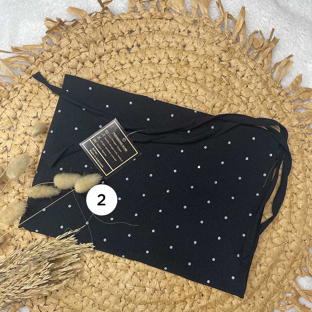 Bugis Hijab - Bergo Maryam Motif Polkadot - Ukuran L - Bergo Instan-2. Hitam
