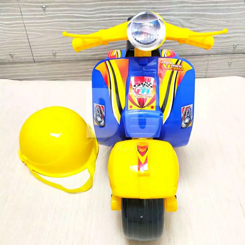 vespa mini + helm anak