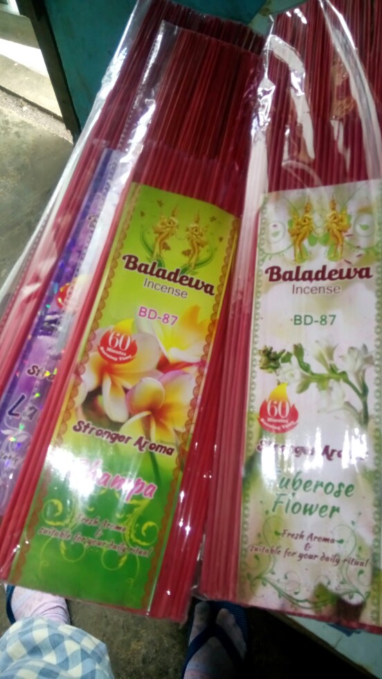 Dupa / Hio Wangi Harum Baladewa Serenity Merah 39cm 250gram