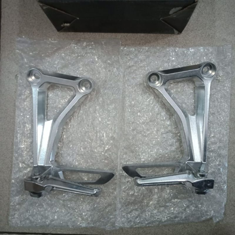 Footstep belakang CBR 650