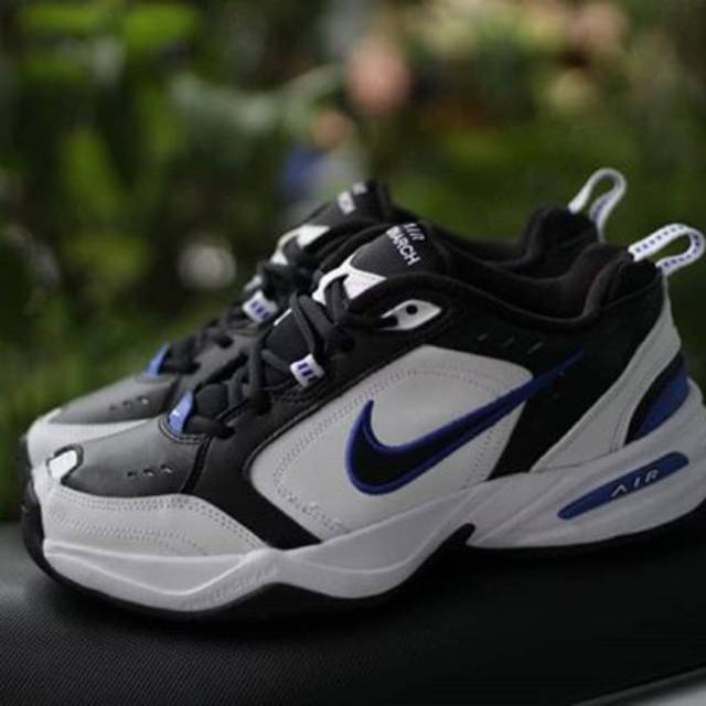 nike zoom monarch