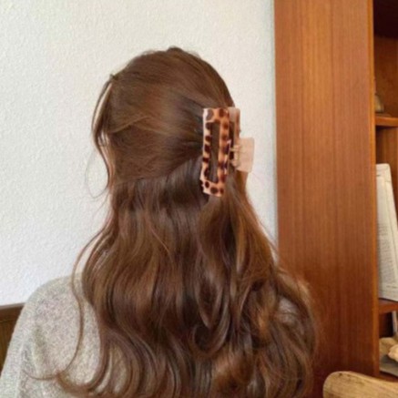PREMIUM Jedai Jumbo Transparan 9CM Motif Leopard - Jepit Rambut Salon Model Persegi Panjang Bolong Ala Korea