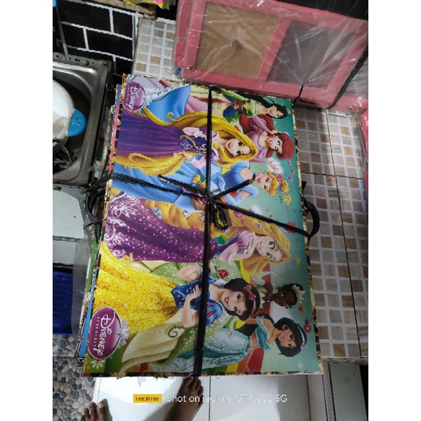 

PAPAN TULIS KARAKTER