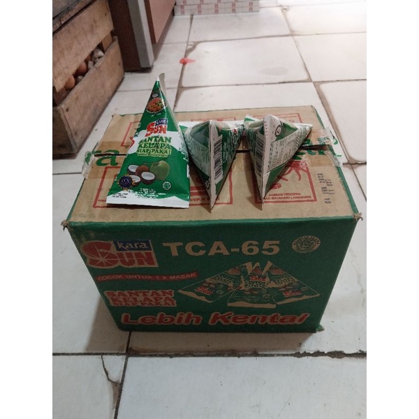 

SANTAN CAIR KRUCUT KELAPA SUN KARA 65 ML CREAM 1 DUS 36 PCS