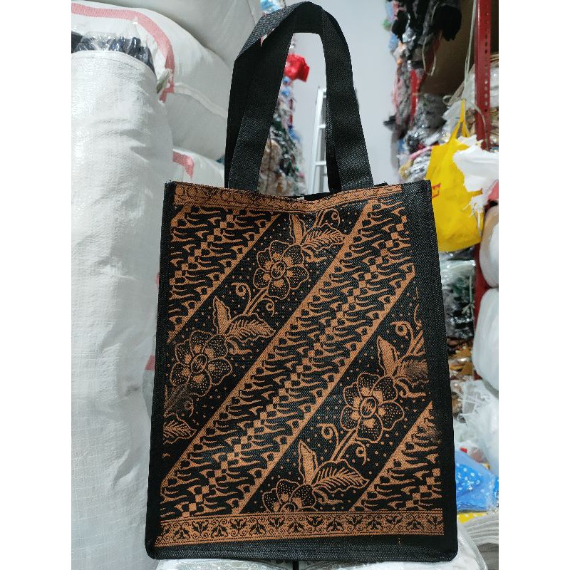 Tas hajatan kotak batik bunga uk.22x22x30