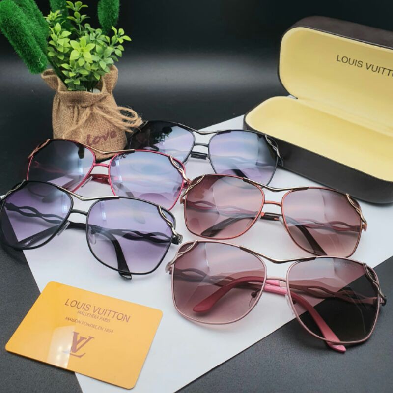 KACAMATA HITAM WANITA LV 8617