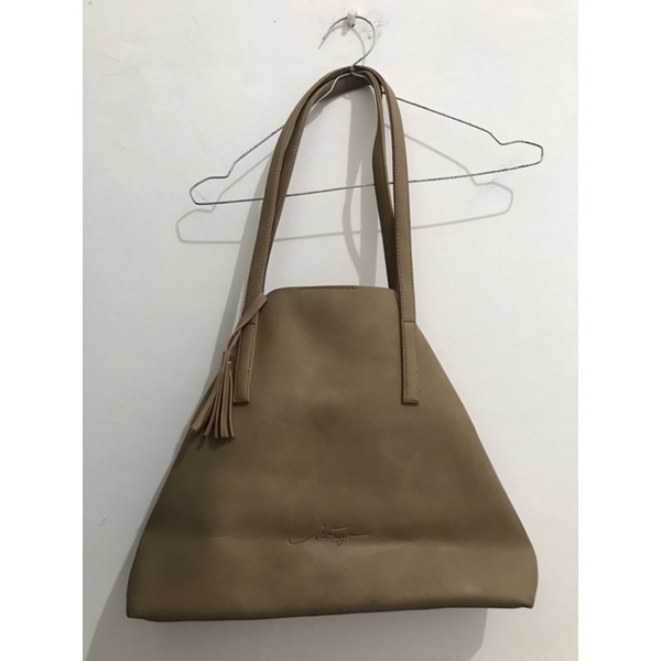 preloved totebag levaya