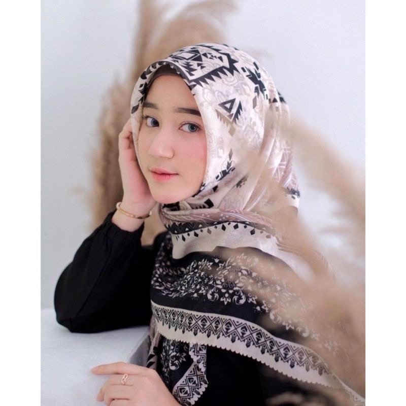 HIJAB VOAL Denay Segi Empat Motif Lasercut Printing Premium / VOAL HIJAB TERLARIS 110 x110cm