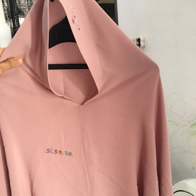 New with Tag Khimar Saumah Tiga Layer Sisesa Pink Ada Swarozki di Pet